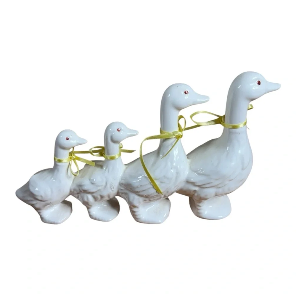 Dept.‎ 56 Duck Family Figurine